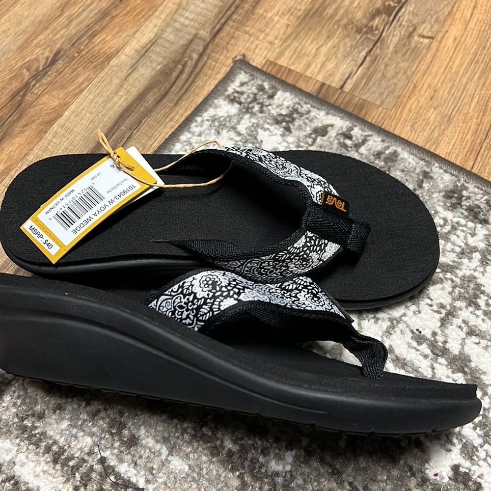 Teva wedge flip flop sandals size 6